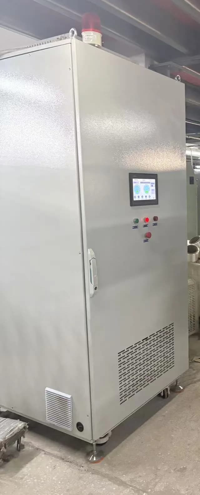 Wilson Technology WS-300 installed in a textile workshop in Hangzhou, Zhejiang, protecting 16 two-for-one twisting machines from voltage sags.